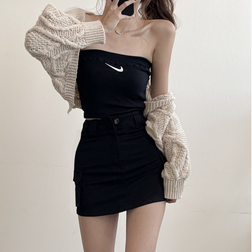 Y2k black cargo pocket mini skirt